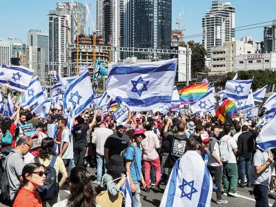 Jedna z velkých demonstrací v Tel Avivu těchto dní. Čtvrtek 16. března 2023.