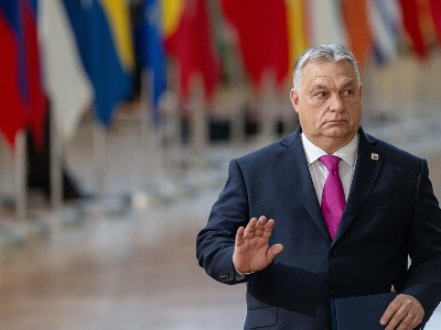 Proti Orbánovi se nasadí superstát